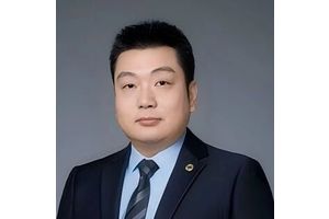 胡堃律师